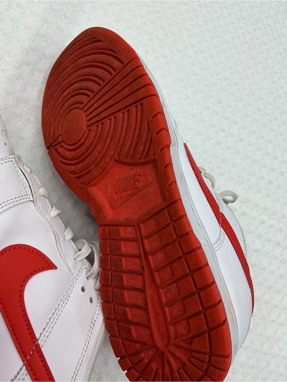 Nike White and Red Low-Top Athletic Sneakers - Picture 14 of 15